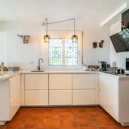 Lovely In With Kitchen